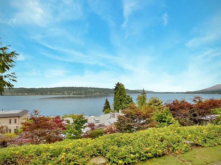 1848 W Lake Sammamish Pkwy SE — Photo 17