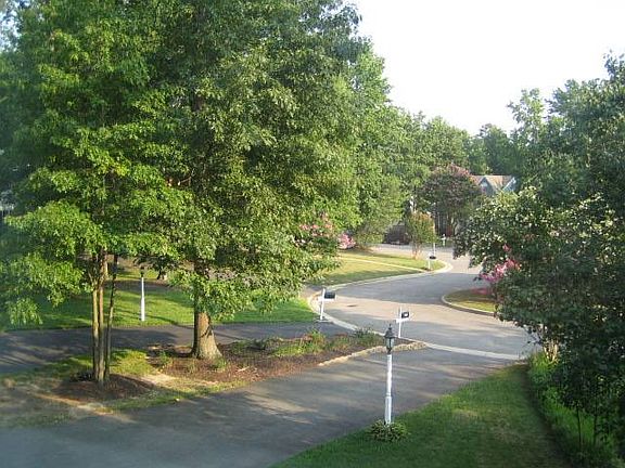 5th image of 5208 Southmill Ct