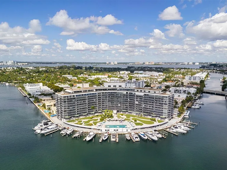 900 Bay Dr #1005 — Photo 35