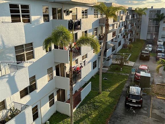 4th image of 1221 SW 122nd Ave APT 212