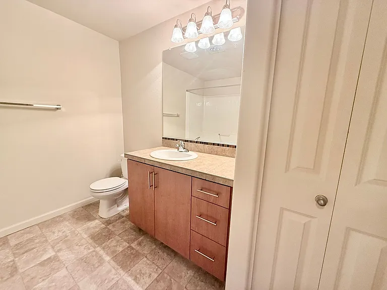 10834 NE Holly St #202 — Photo 18