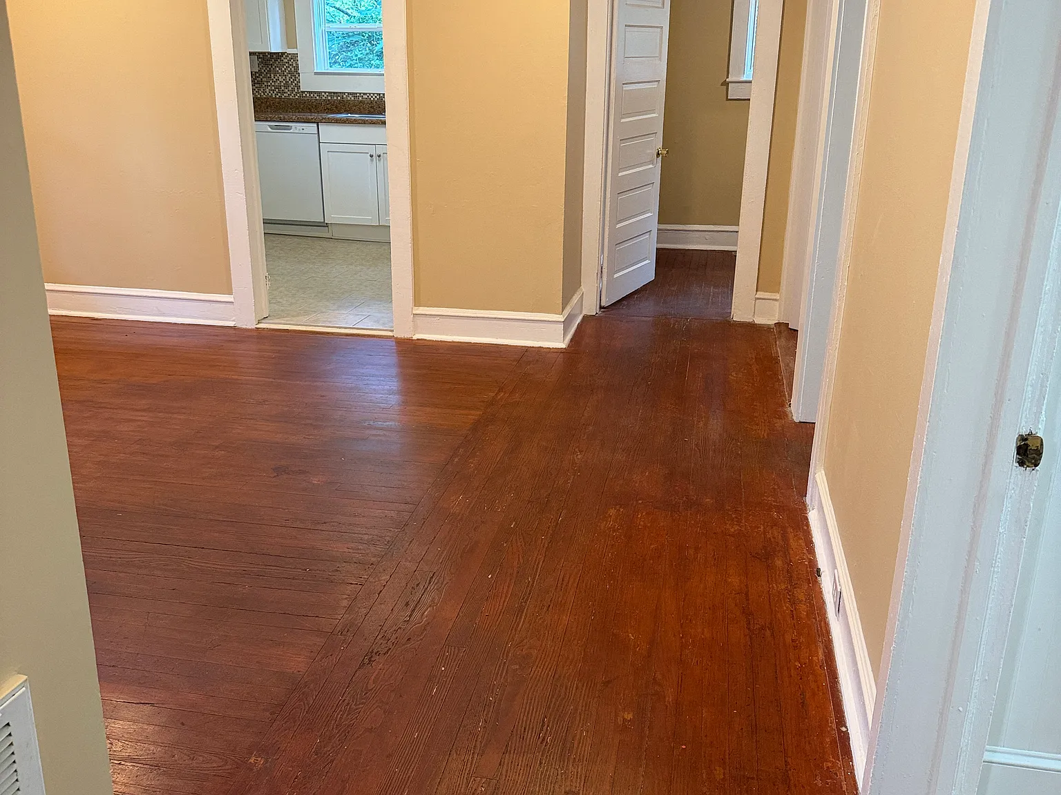 3 bed, 1120 sqft, $1,285 — Photo 3