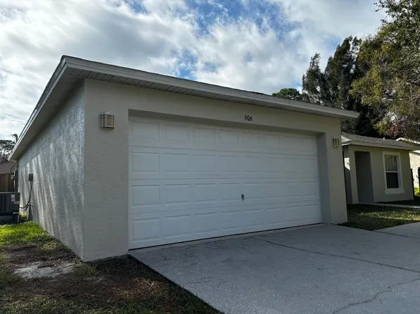 906 Pace Dr NW, Palm Bay, FL 32907