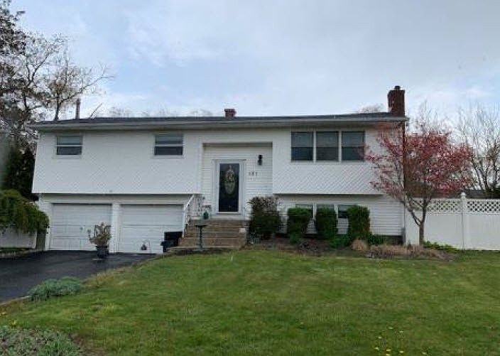 1st image of 121 Green Ave