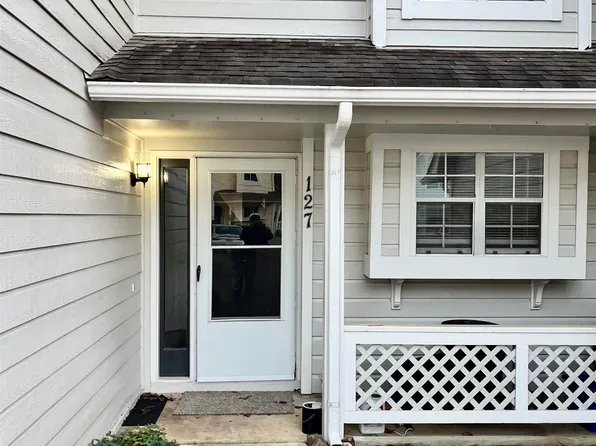 127 Stone Meadow Ln, Madison, AL 35758