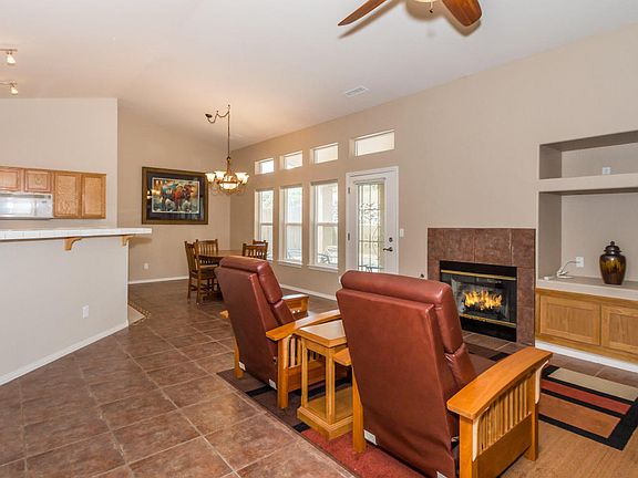 5th image of 558 N Creekside Dr