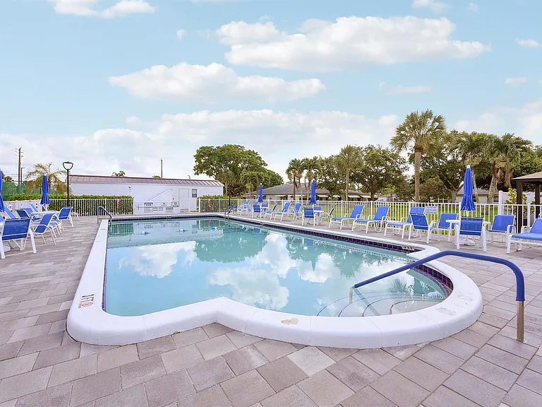 1142 Circle Ter W #C — Photo 21