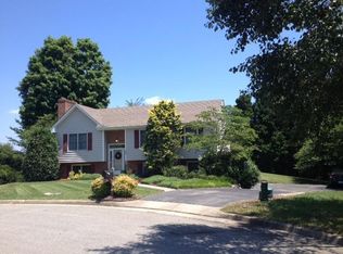 5194 Green Meadow Rd, Roanoke, VA 24018