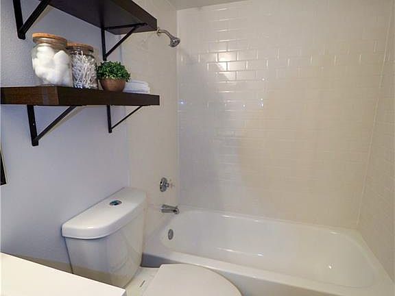 5th image of 1840 Burton Dr APT 224