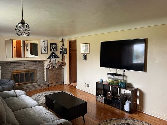 3rd image of 1471 Highland Villa Dr
