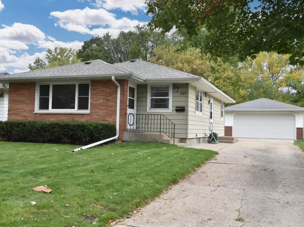 802 Carrington AVENUE, South Milwaukee, WI 53172