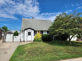 89 Horton Rd, Valley Stream, NY 11581