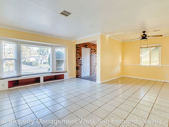 5th image of 6829 Encino Ave