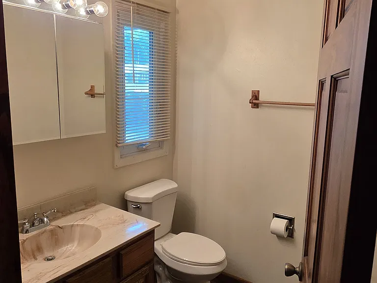 121 Woodview Dr — Photo 14