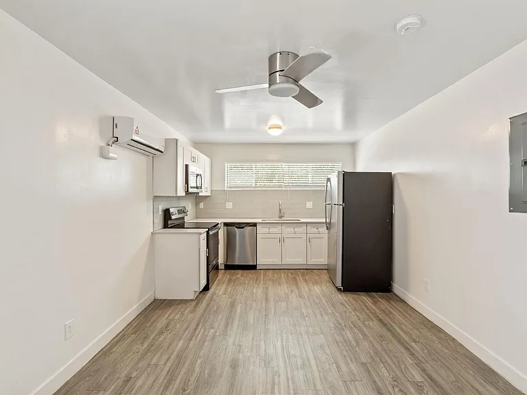 1707 N 18th St #B8 — Photo 7