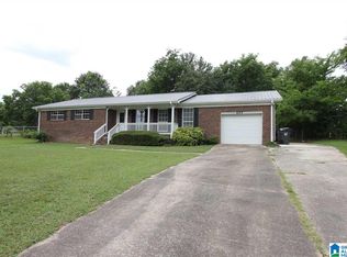 604 Overhill Ln, Hoover, AL 35124