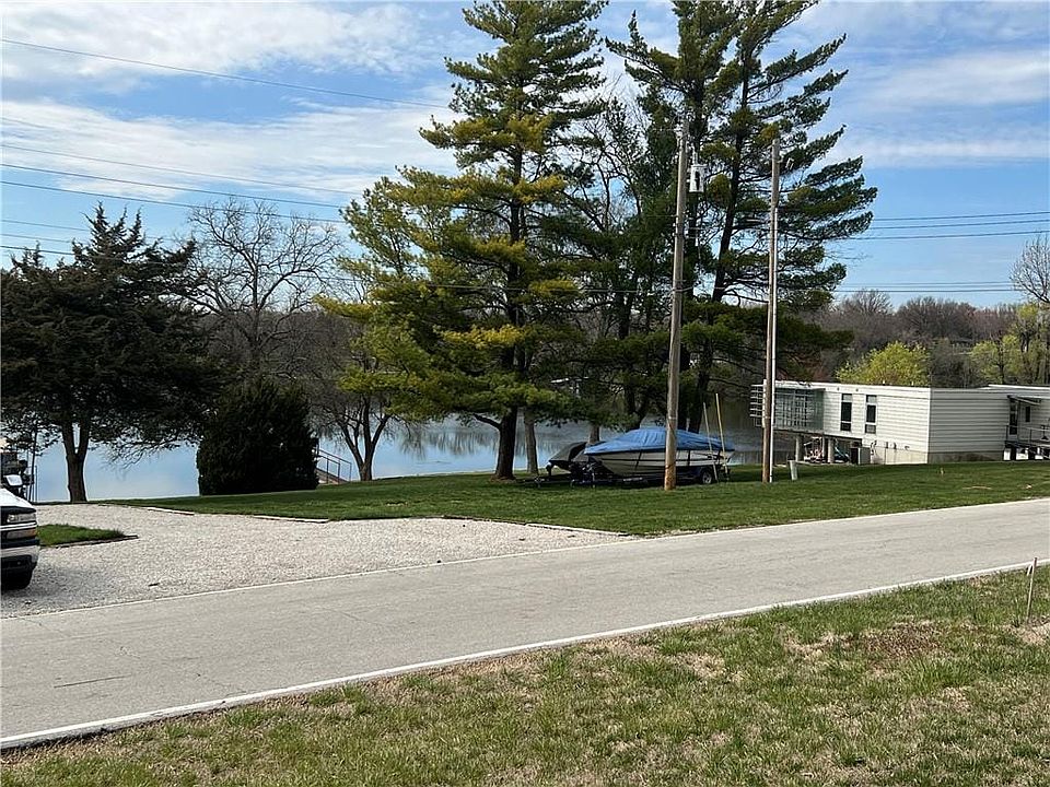 2nd image of NE Hardage Cir