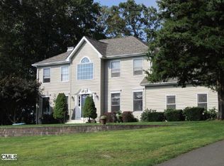 7 N Rajcula Farm Rd, Brookfield, CT 06804