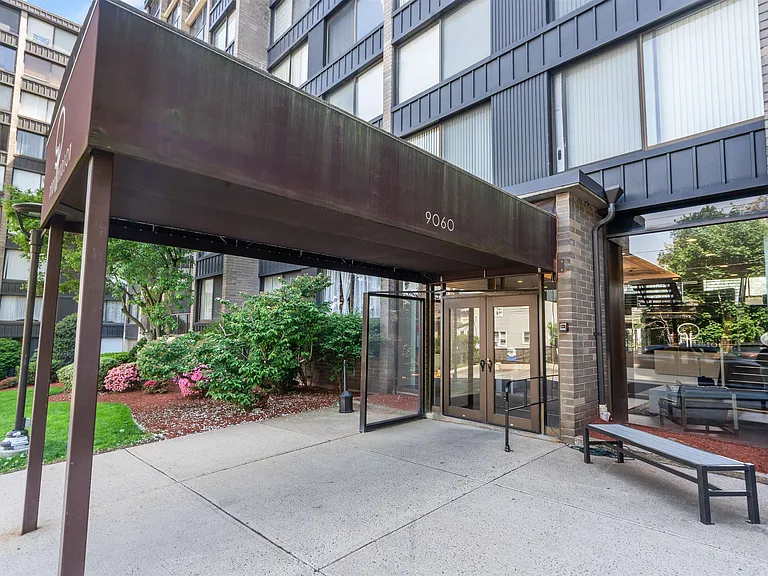9060 Palisade Ave #706 — Photo 27