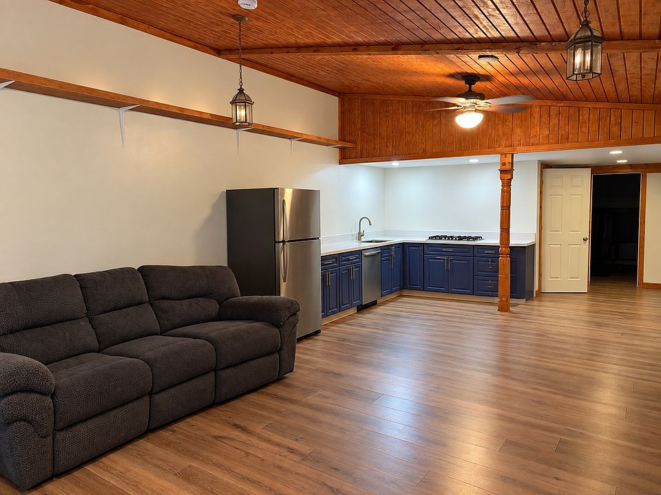 1st image of 129 W Shore Rd #6
