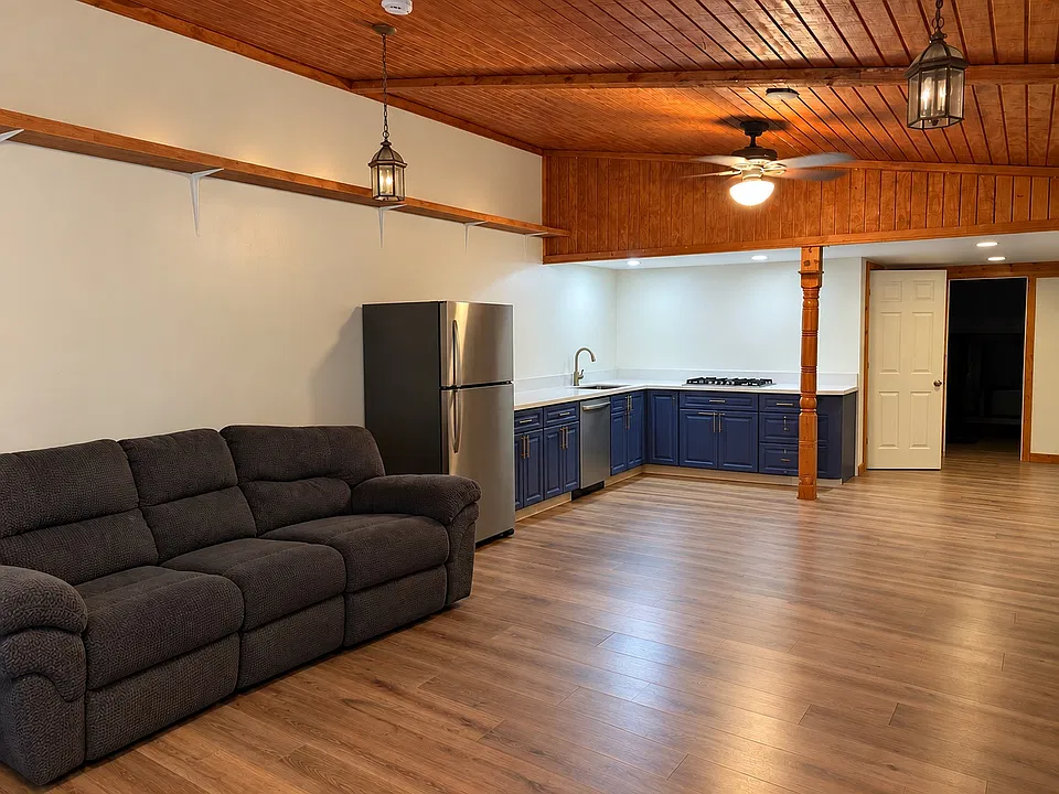 129 W Shore Rd #6