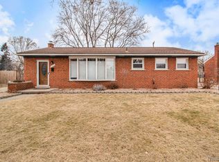 35936 Pinetree St, Livonia, MI 48150