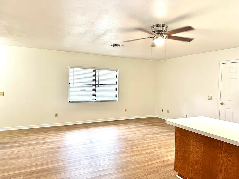 120 Vassar Rd — Photo 4