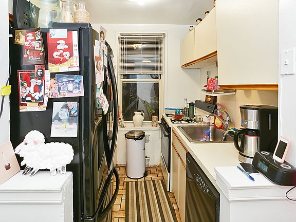 4th image of 6725 Dartmouth St APT 6N