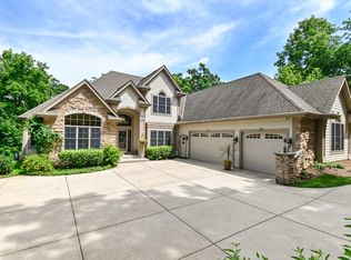 28126 Mount Tom Rd, Burlington, WI 53105