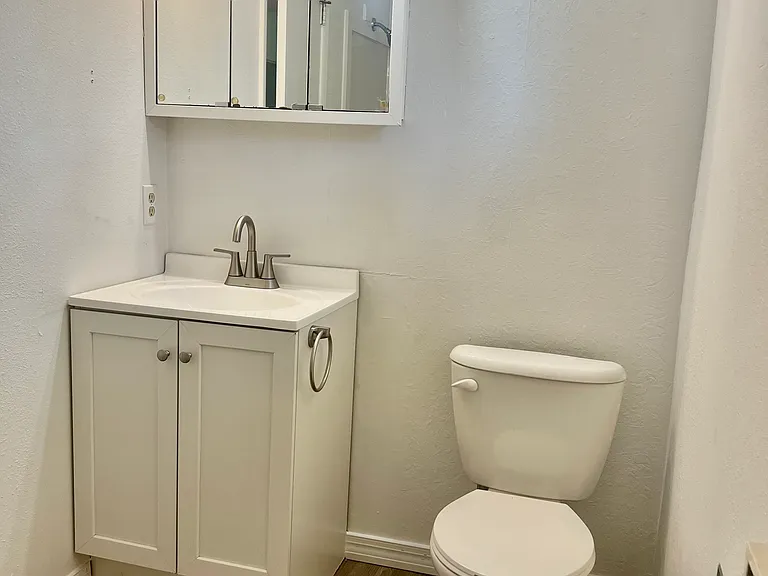 3307 Hall St — Photo 7