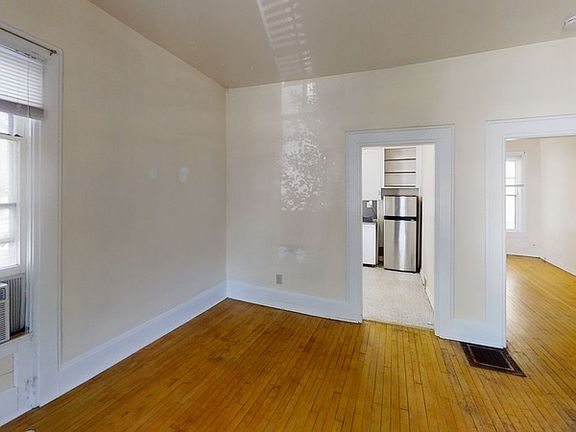 4th image of 406 N State St APT 1