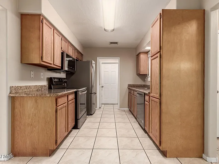 3613 S Kenneth Pl — Photo 8