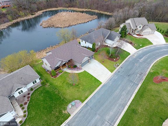 5th image of 821 Bluff Heights Dr SE