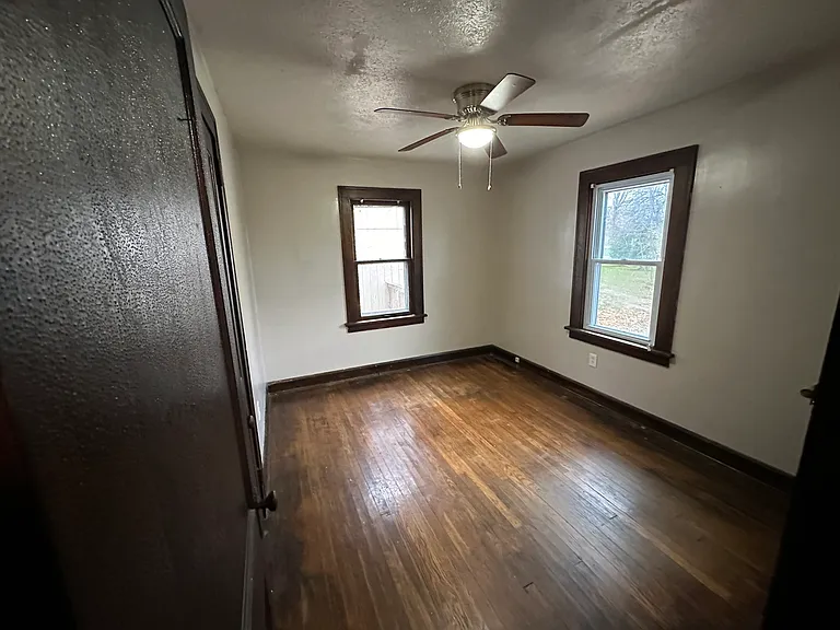 15016 Auburn Rd — Photo 10