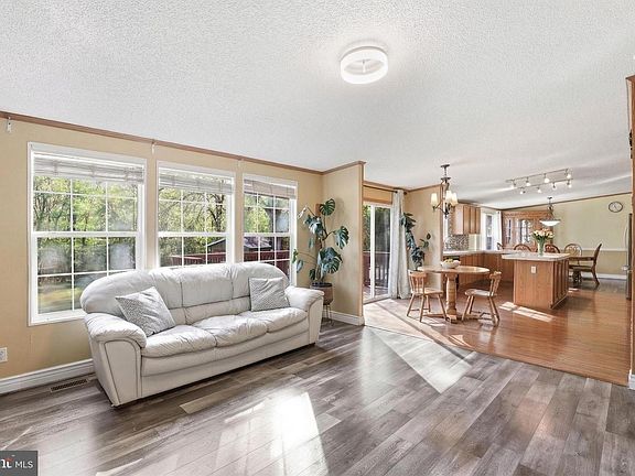 2nd image of 8 Walker Way