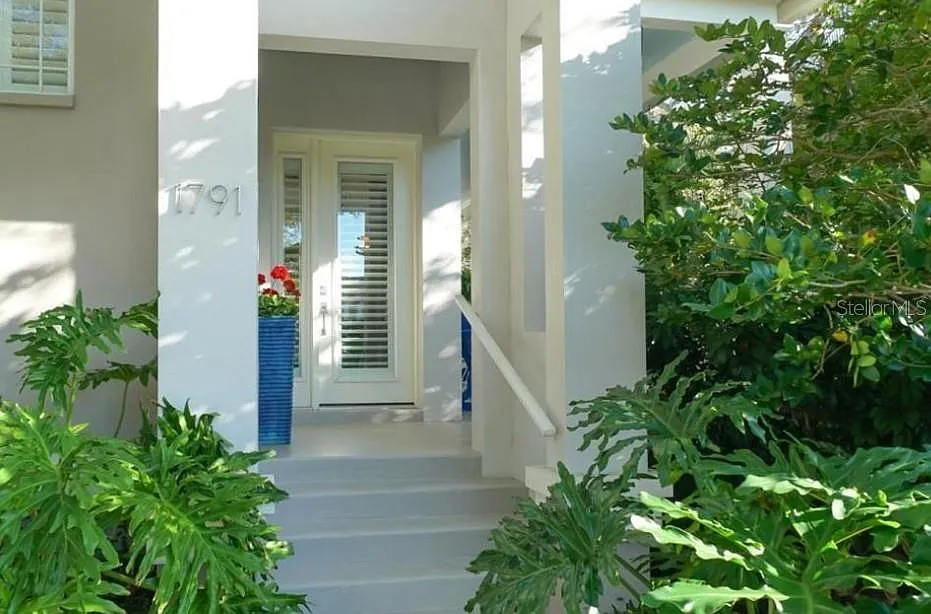 4 bed, 3.0 bath, 2365 sqft, $10,000 — Photo 2