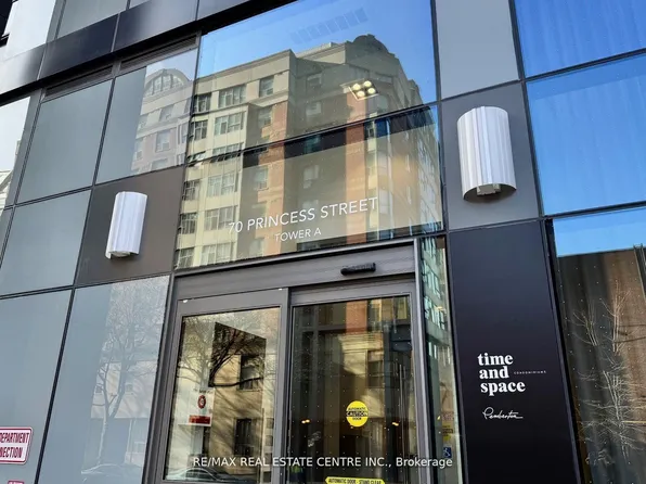 70 Princess St #1925A, Toronto, ON M5A 0X6