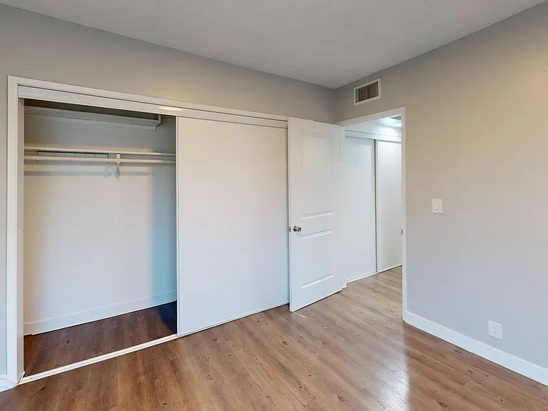 232 W Olive St — Photo 6