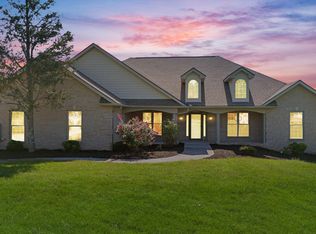 1017 Lola Ln, Walland, TN 37886