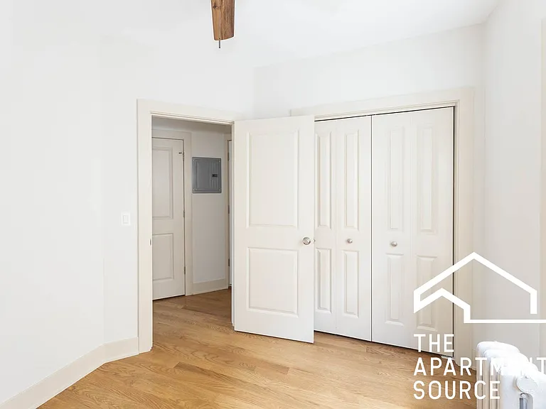 4602.5 N Winchester Ave #2 — Photo 4