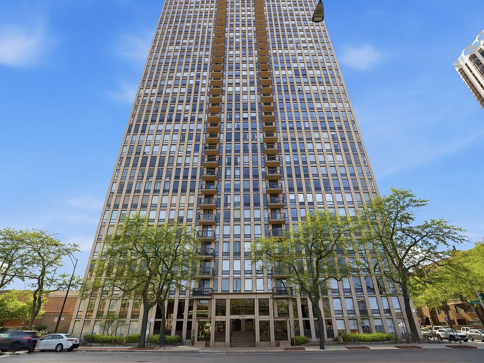 1st image of 1660 N La Salle St #1004