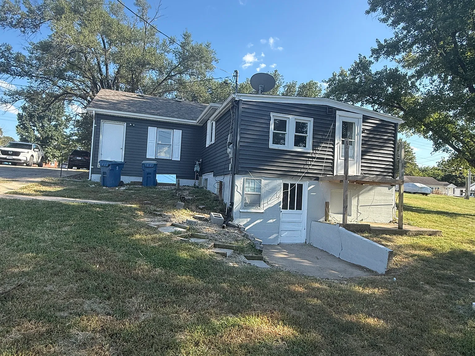 3 bed, 1606 sqft, $1,800 — Photo 1