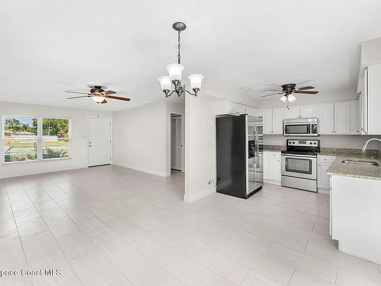 3077 Sea Gate Cir — Photo 4
