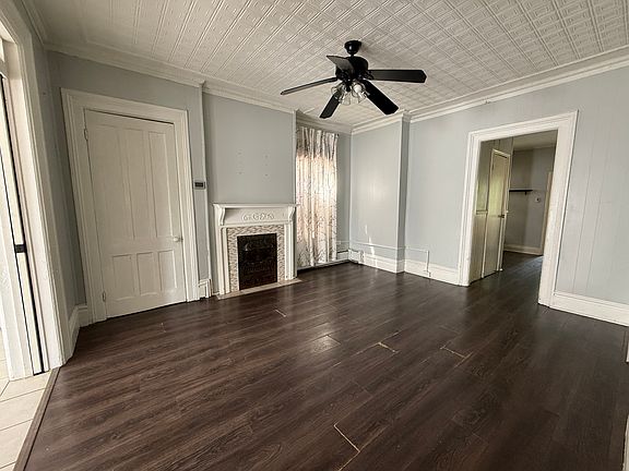 3rd image of 403 2nd St #2