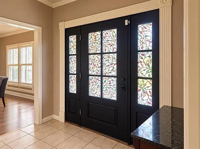 4 bed, 2.5 bath, 2704 sqft, $3,550 — Photo 2