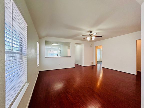 2nd image of 4905 Irvine Ln