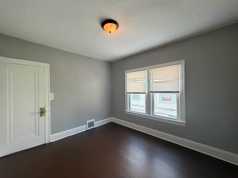 3697 E 146th St #1 — Photo 16