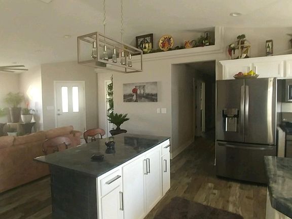 4th image of 3383 Iroquois Dr