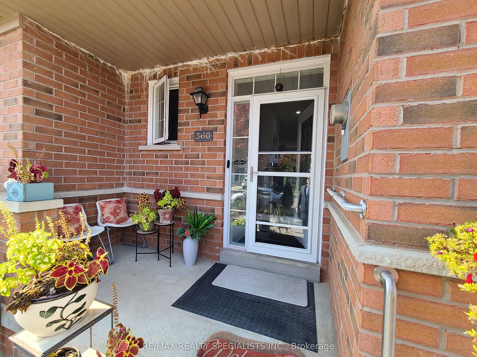 3 bed, $2,990 — Photo 4