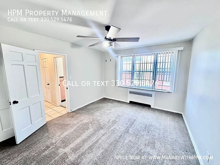 2 bed, 1.5 bath, 1100 sqft, $900 — Photo 2